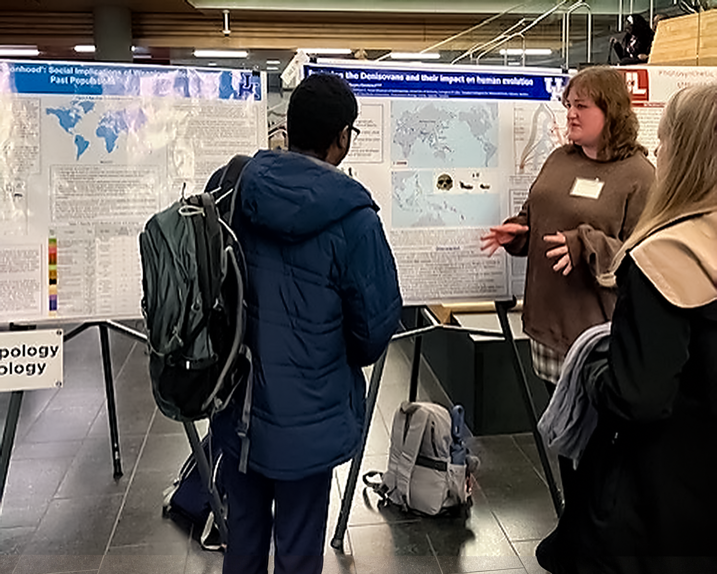 Kaitlyn Phillips presenting Denisovan research at the 2025 Kentucky Academy of Sciences meeting